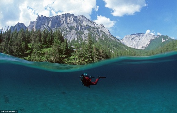 半年間だけ湖に変わるダイビングスポット 草原を飛んでいるようなオーストリアのグリーンレイク トラベルハック あなたの冒険を加速する