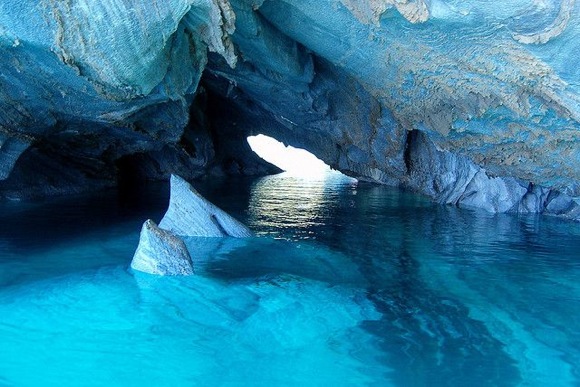 Beautiful marble caves in patagonia 5